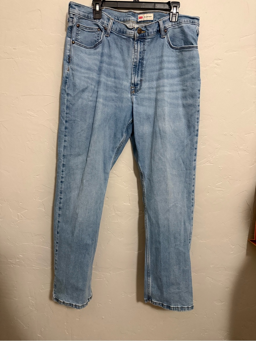 Wrangler Relaxed Boot Jeans Light Wash Denim Mens Size 38x32
